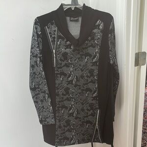 Black and White Structured Blazer with Modern Silhouette